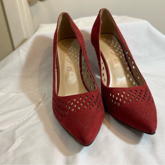 Unisa Red,Velvety,Cut-Out,Size 8M Stiletto Heel - Picture 9 of 11